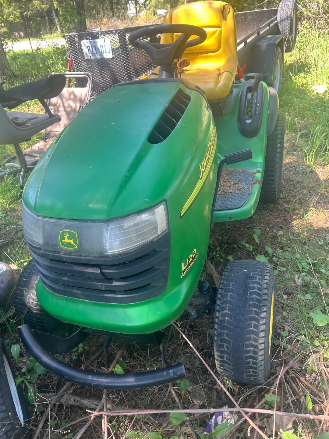 John Deere L120 Automatic Lawn Tractor - photo 2