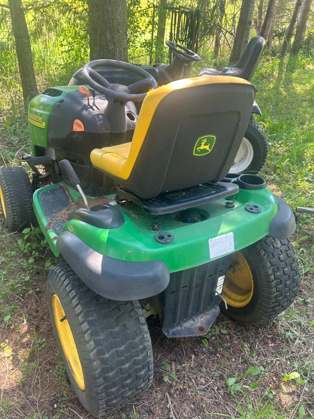 John Deere L120 Automatic Lawn Tractor - photo 3
