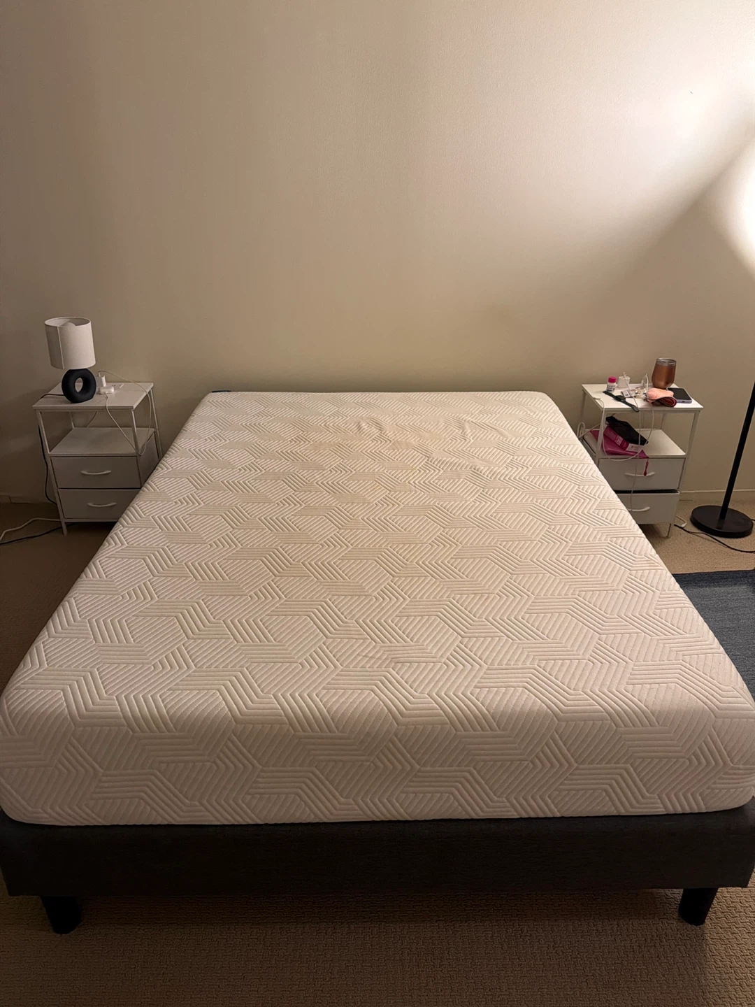 Queen Size Bed Frame with Mattress - photo 4