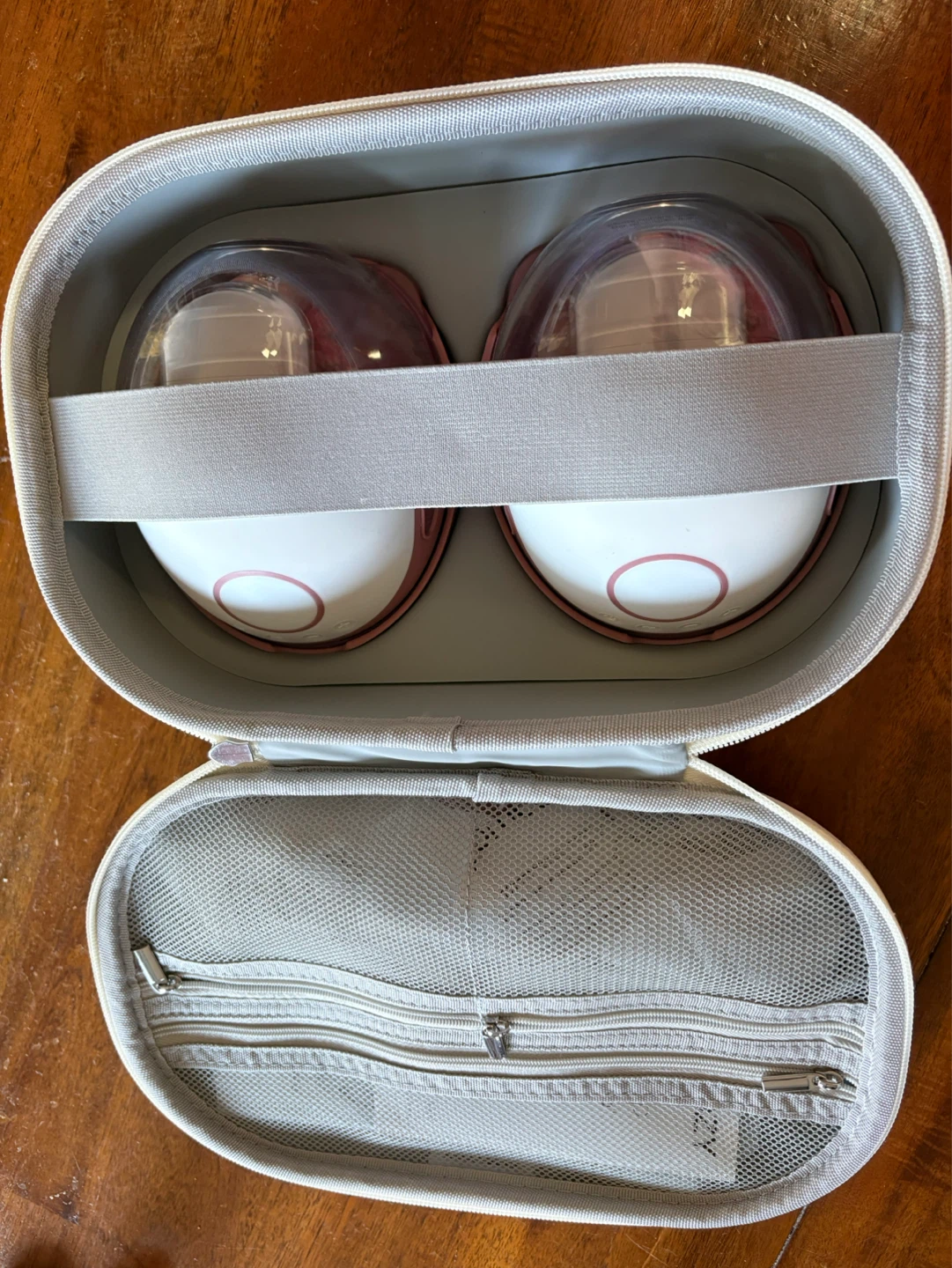 Momcozy Wearable Breast Pump Mobile Style BP311