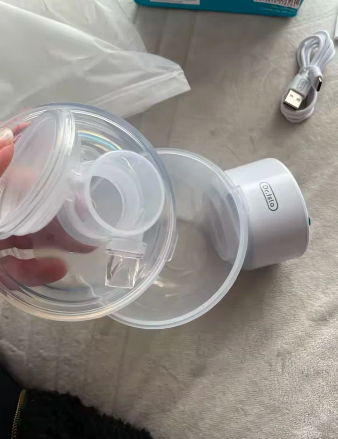 Dr.Isla Wearable Breast Pump - photo 2