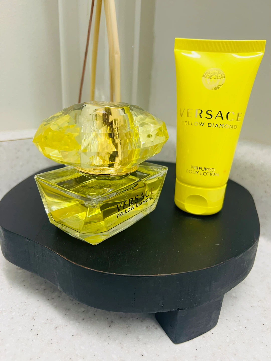 Versace Yellow Diamond perfume  50ML - photo 3