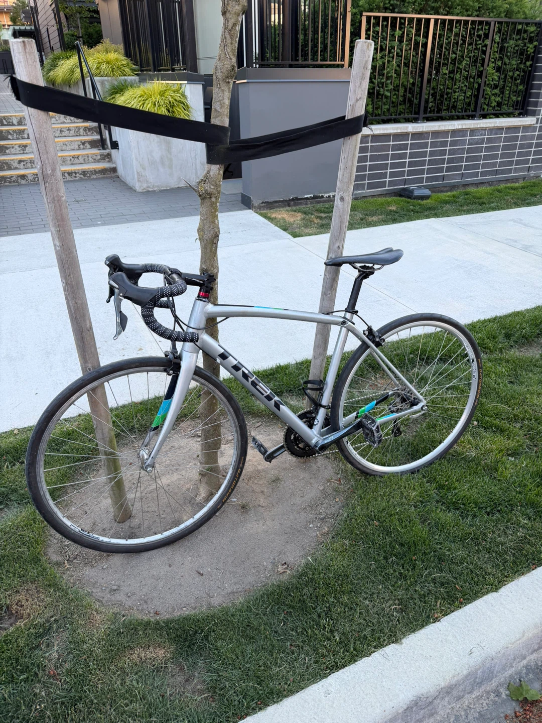 TREK DOMANE ALR 4 SL Road Bike