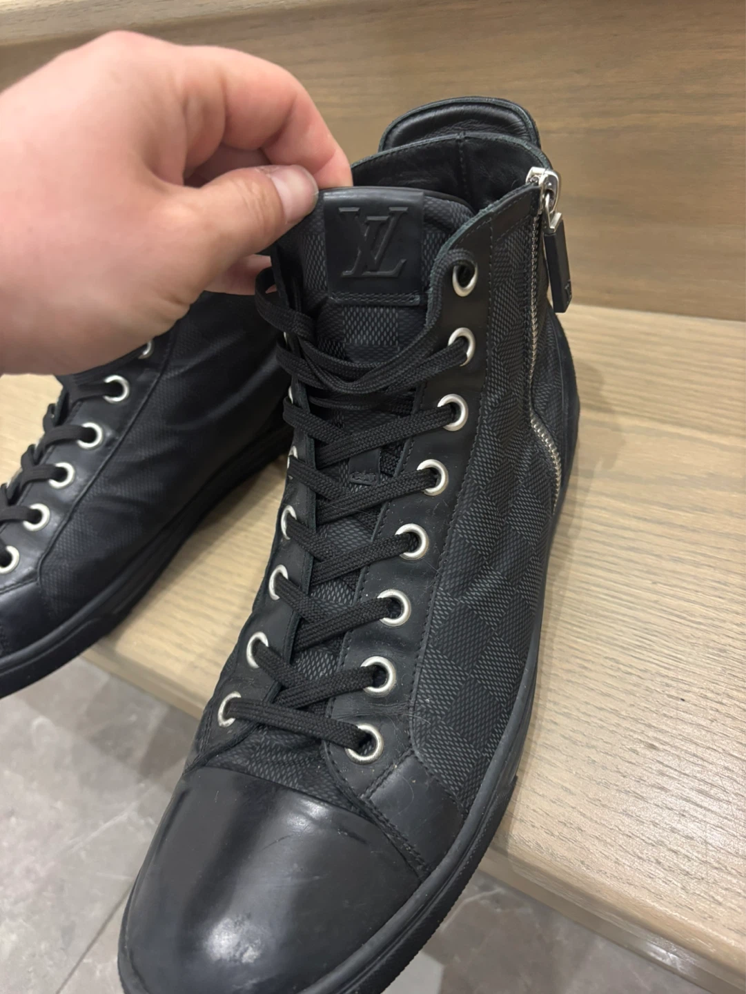 Louis Vuitton High-Top Sneakers size 9 - photo 2
