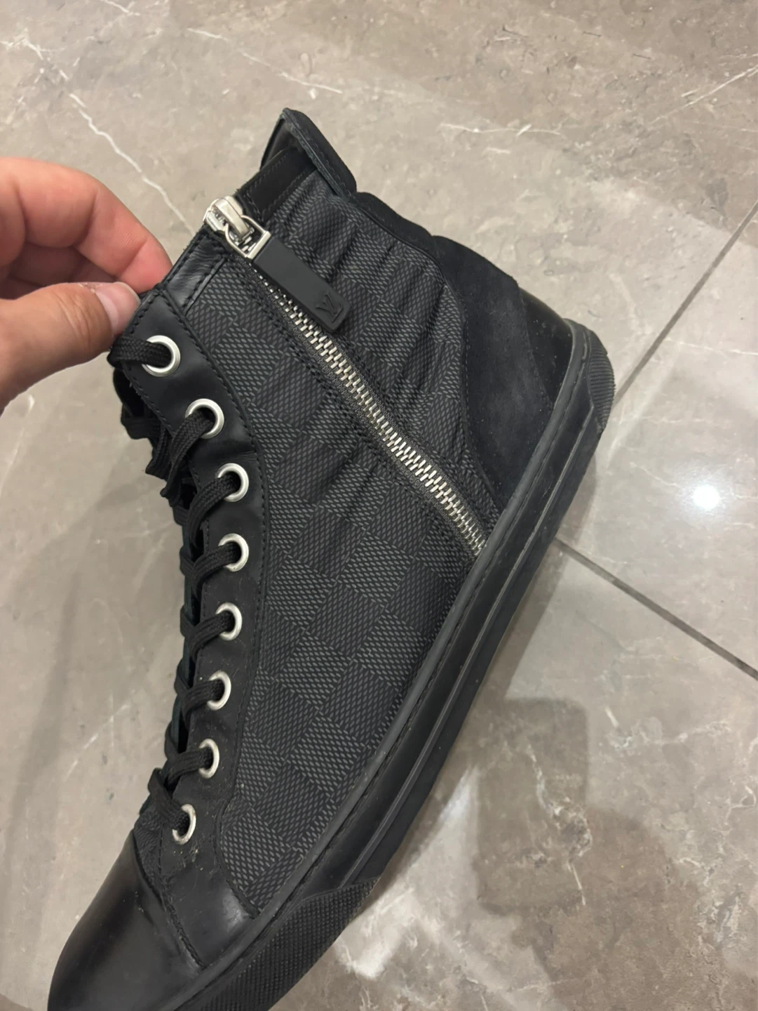 Louis Vuitton High-Top Sneakers size 9 - photo 5