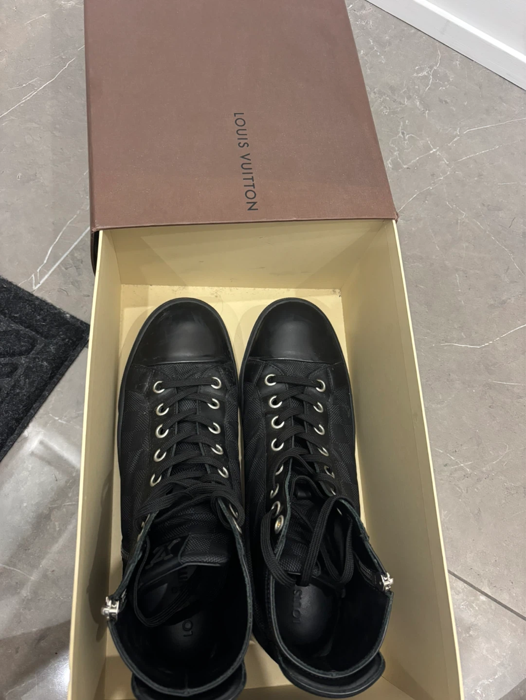 Louis Vuitton High-Top Sneakers size 9 - photo 3