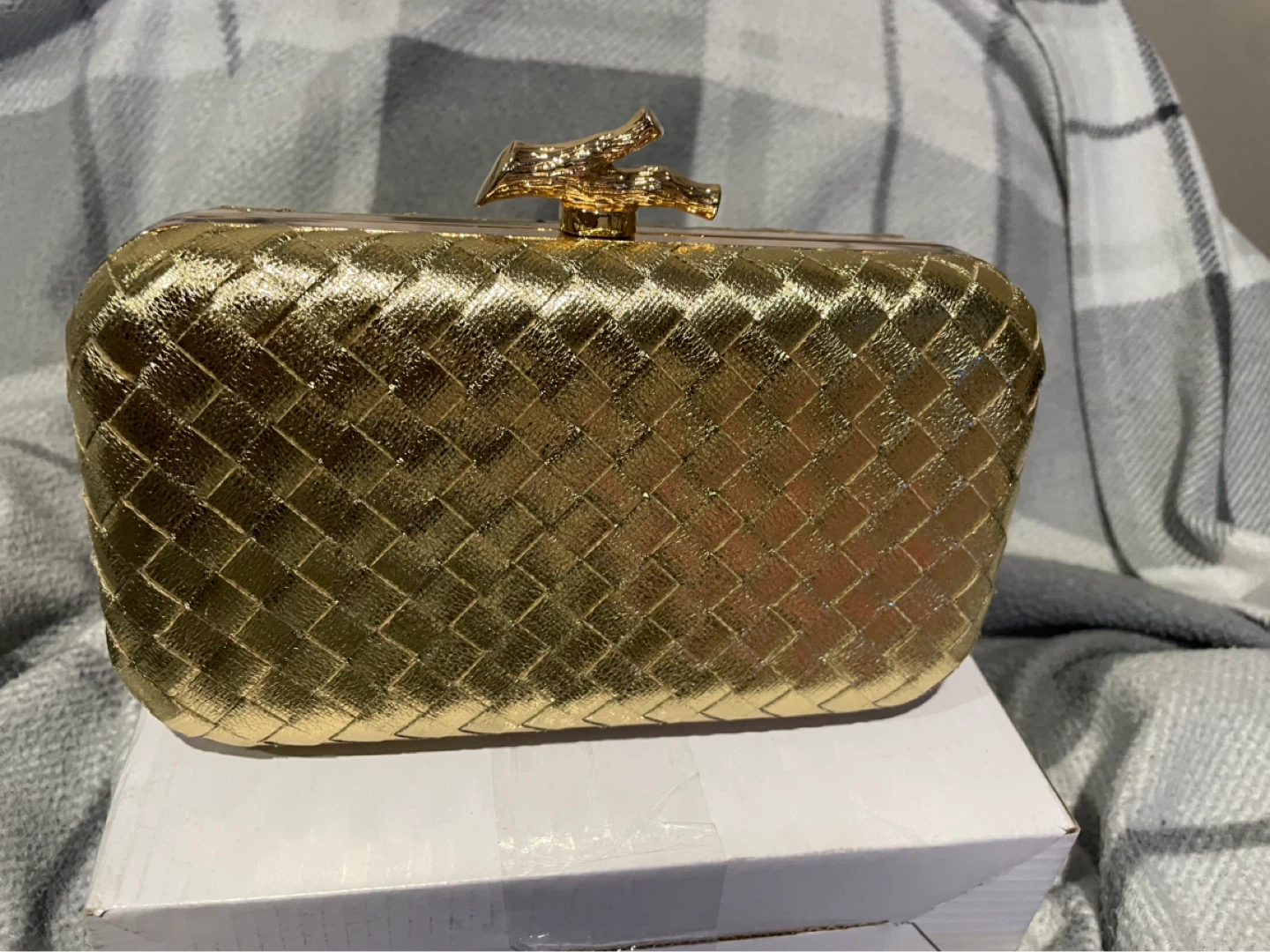 BRAND NEW Gold Woven Clutch Evening Bag with Chain - photo 2