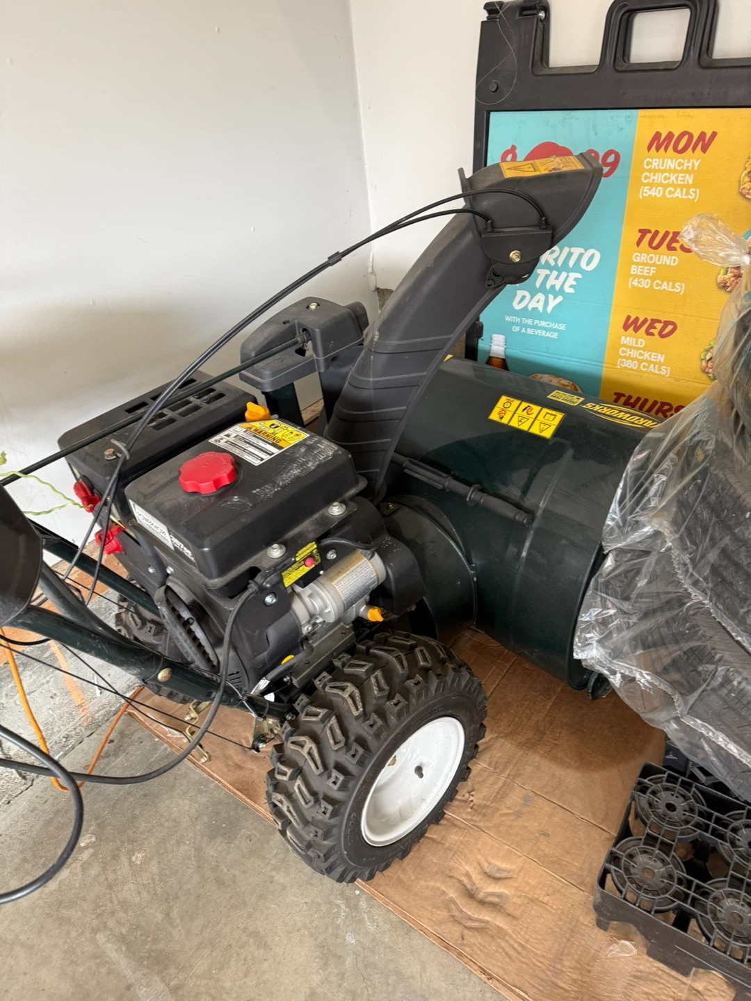 Yard Machines Snow Thrower - photo 2