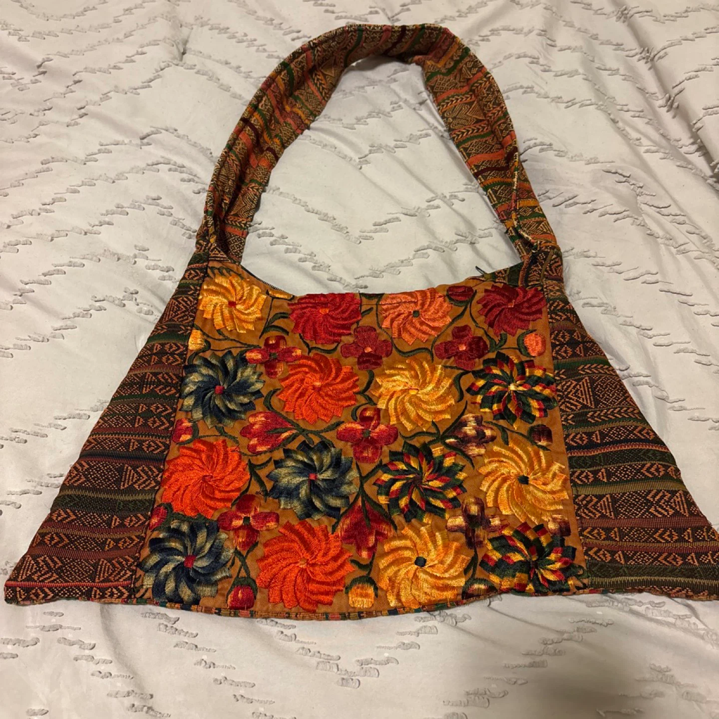 Multicolored floral print shoulder bag