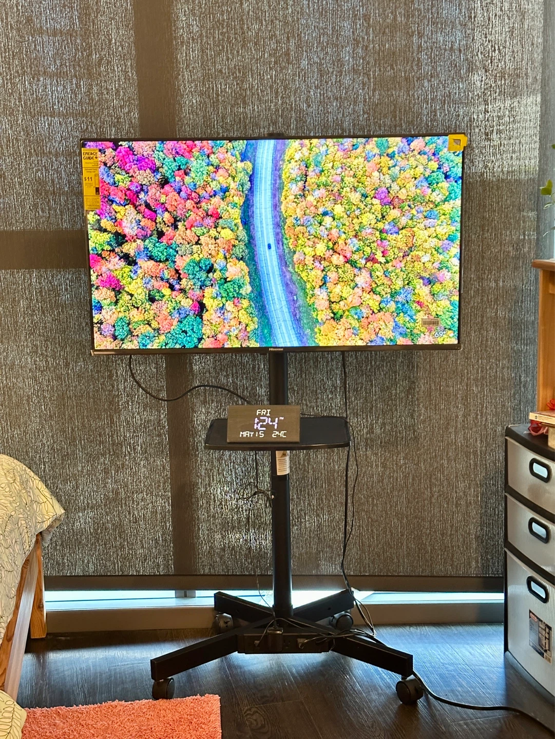 Hisense 40" Smart TV A4 Google TV + TV Stand - photo 3