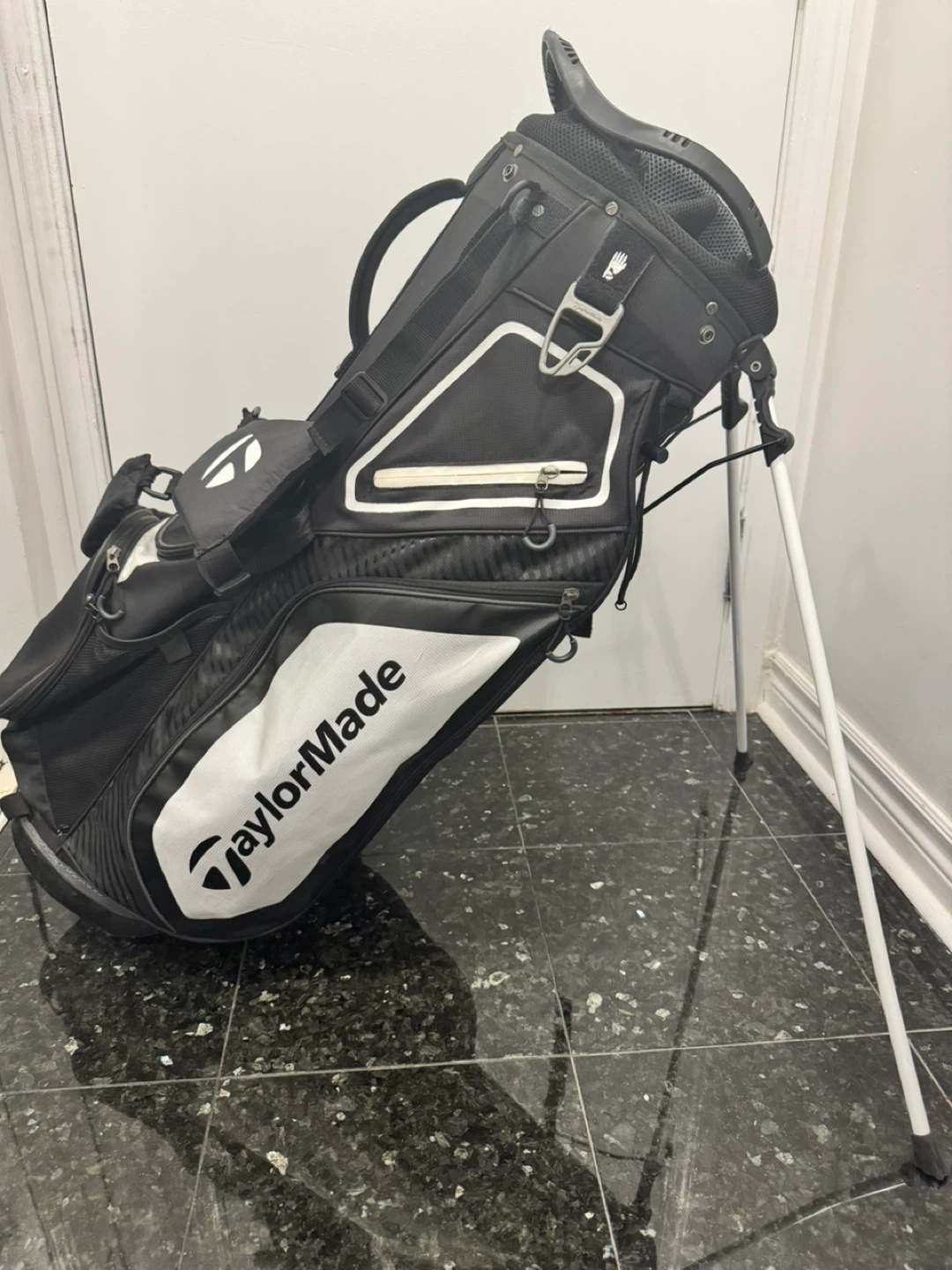 TaylorMade Golf Stand Bag w/rain cover