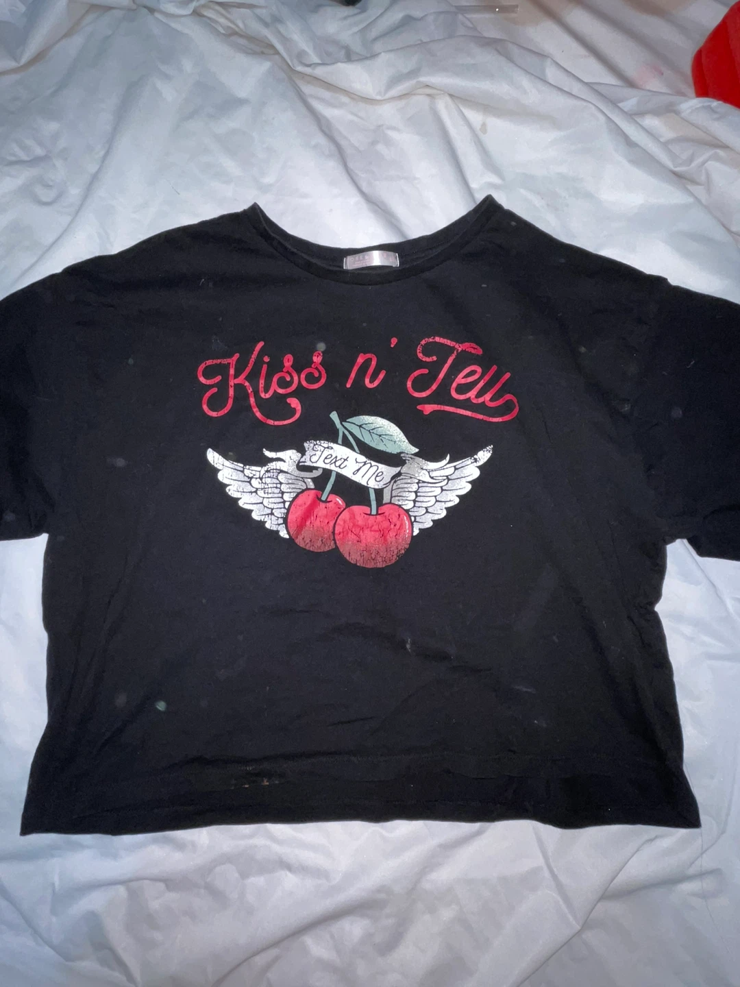 Kiss n' Tell Graphic T-Shirt - photo 2
