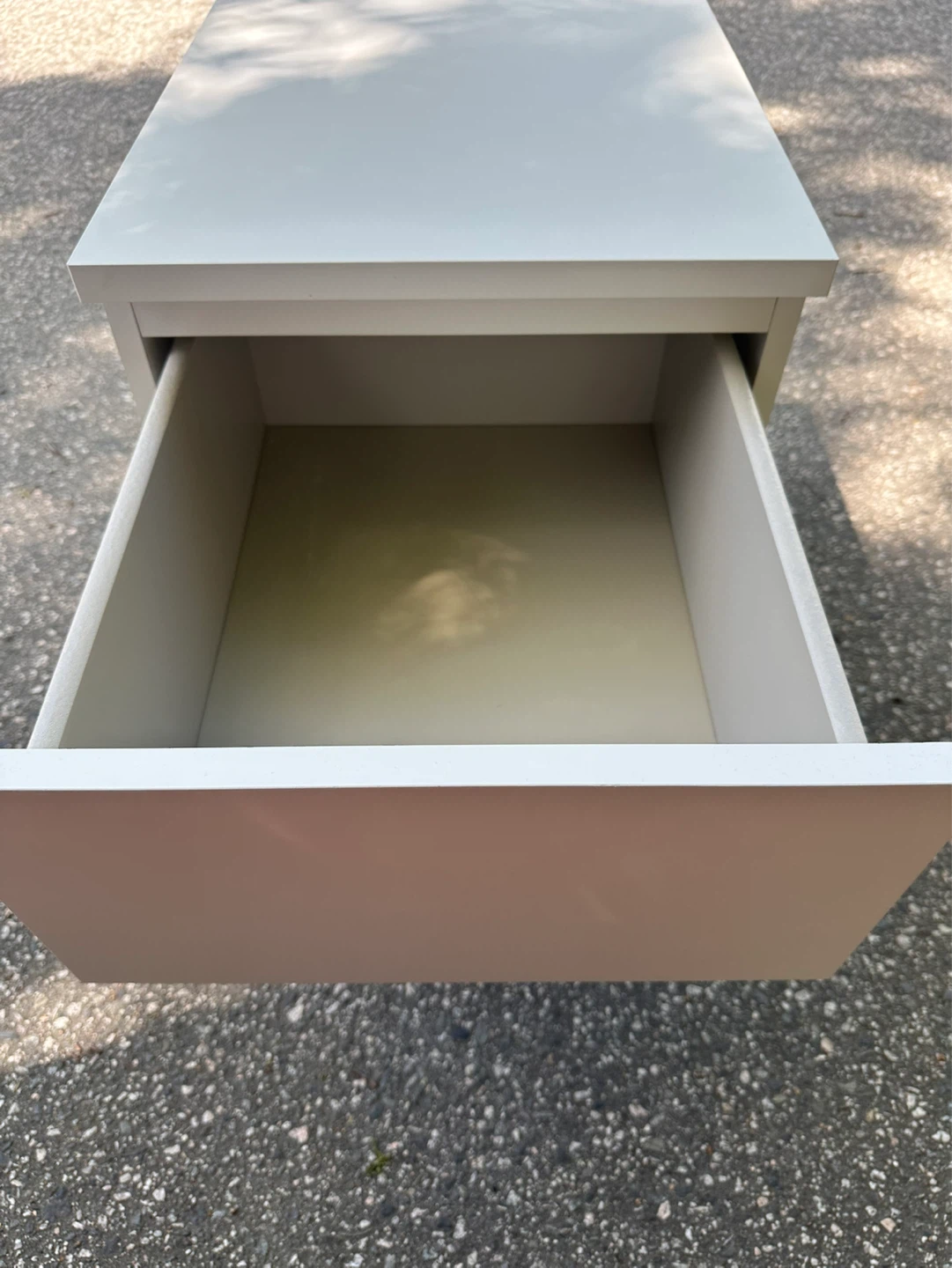 Ikea like new malm Nightstand - photo 5