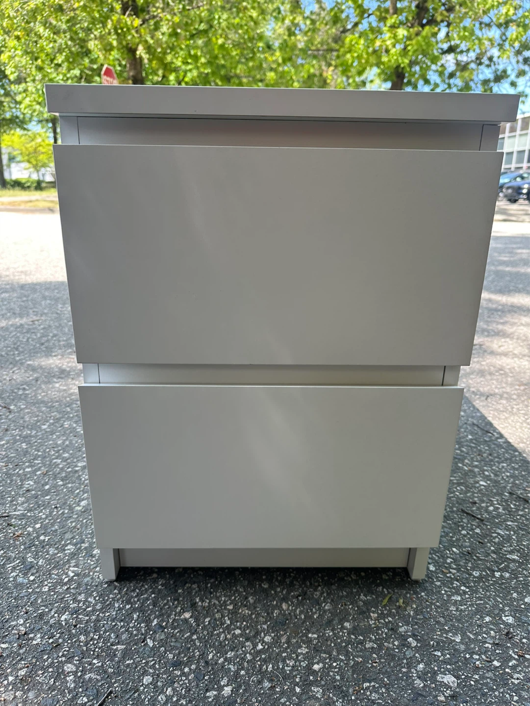 Ikea like new malm Nightstand