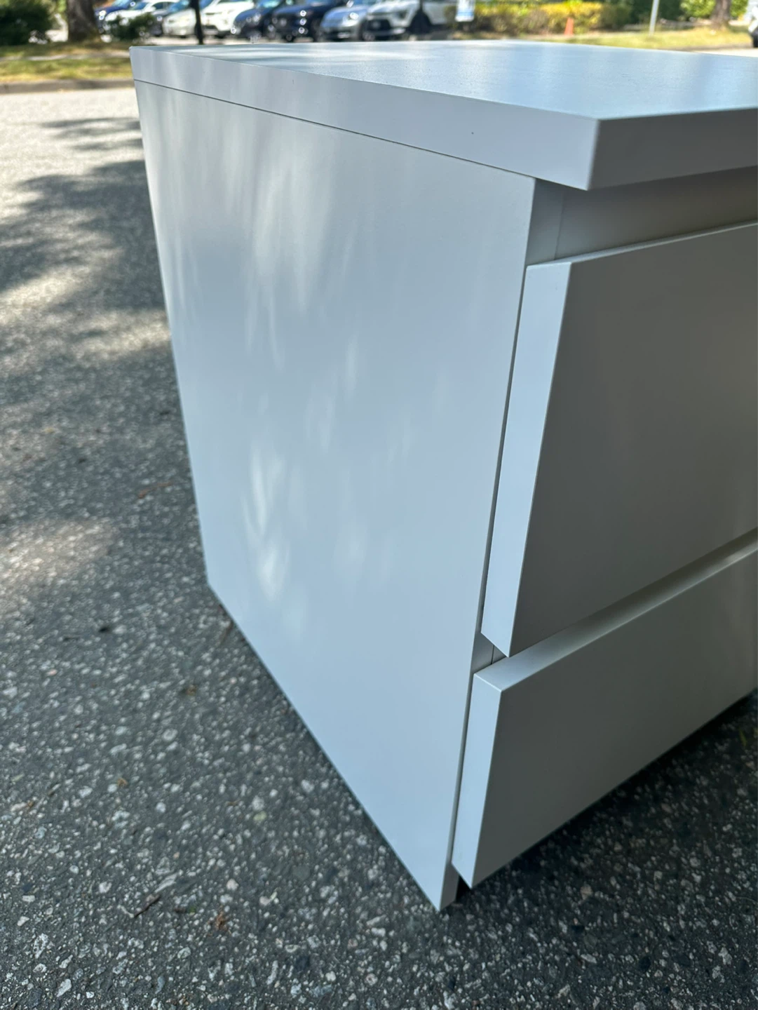 Ikea like new malm Nightstand - photo 3