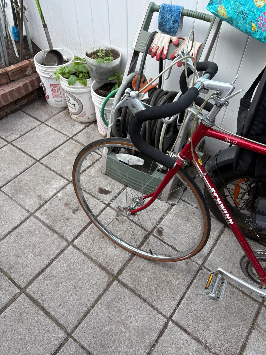 Red Schwinn "World" Road Bike - photo 5