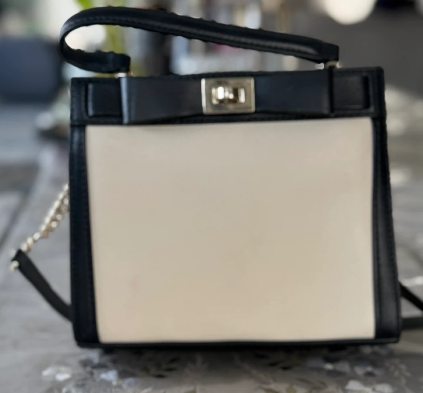 Black and Cream Top Handle Bag with Bow Detail kate spade - photo 2