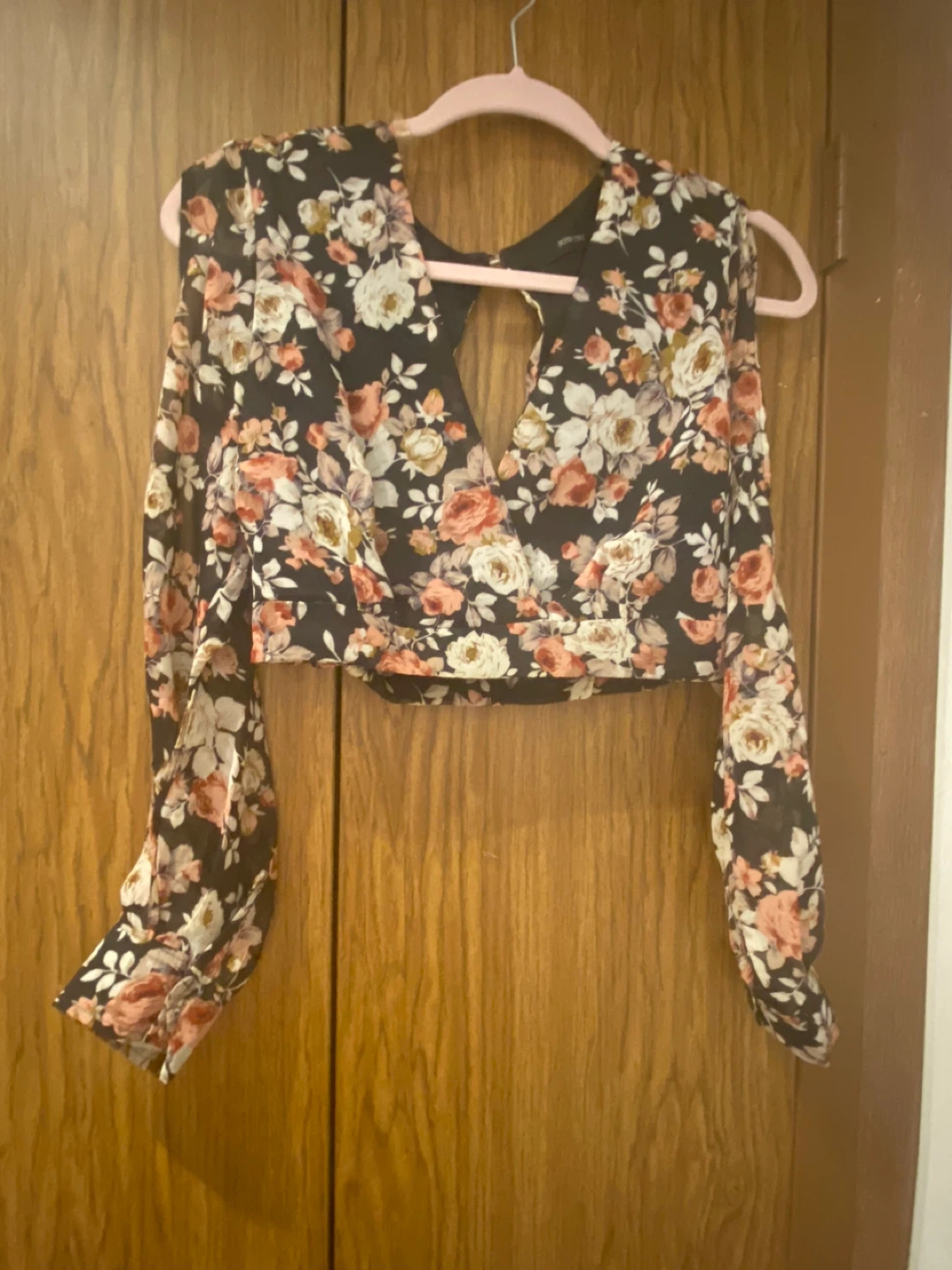 Size Medium blouse with open sled sleeves