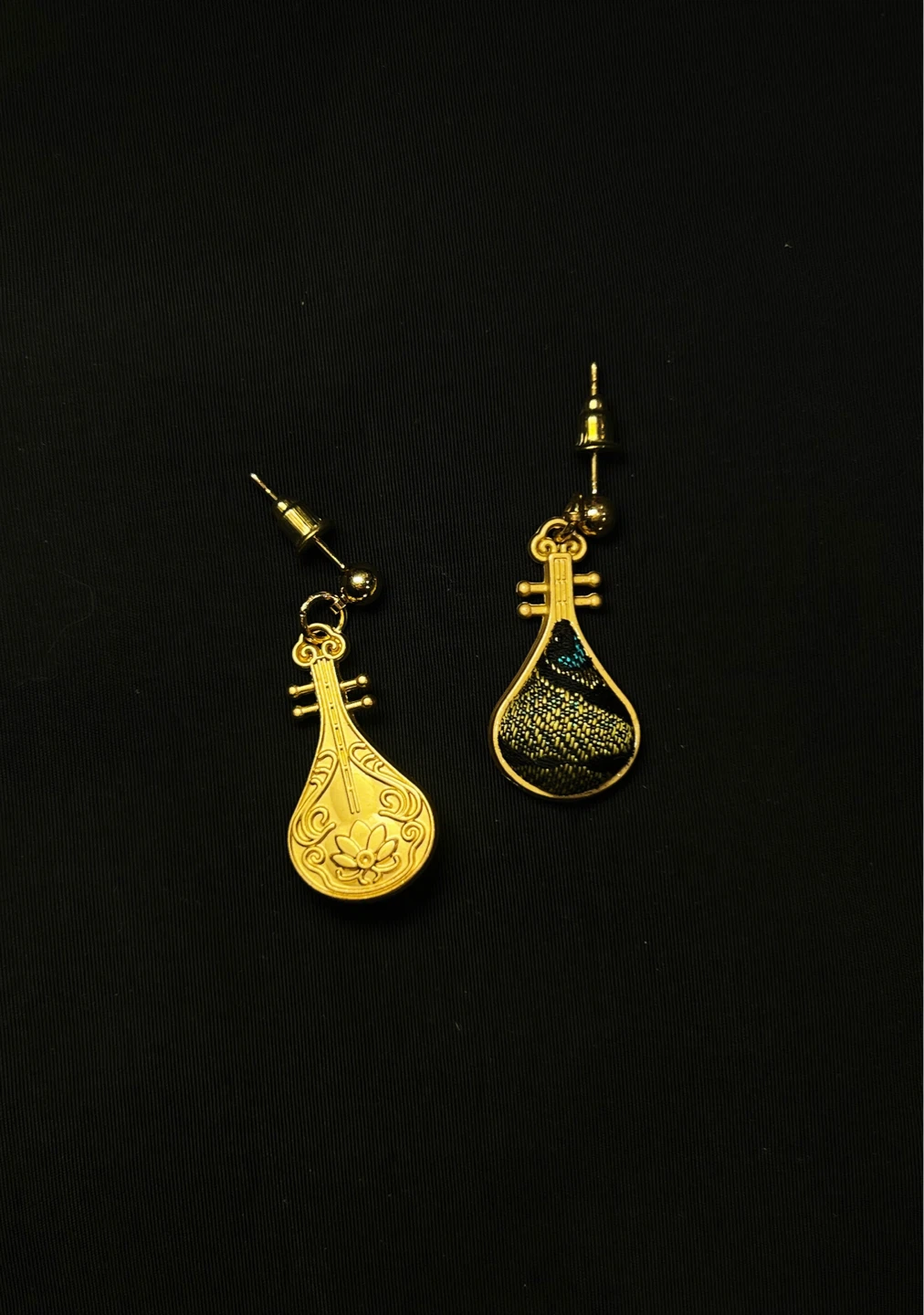 Unique Pipa-shaped Earrings