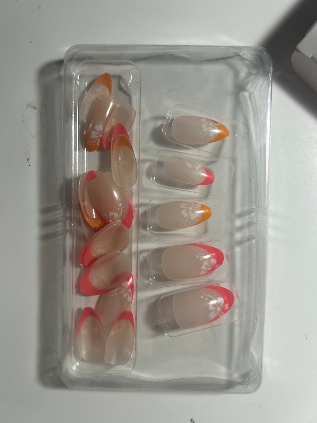 press on nails - photo 5