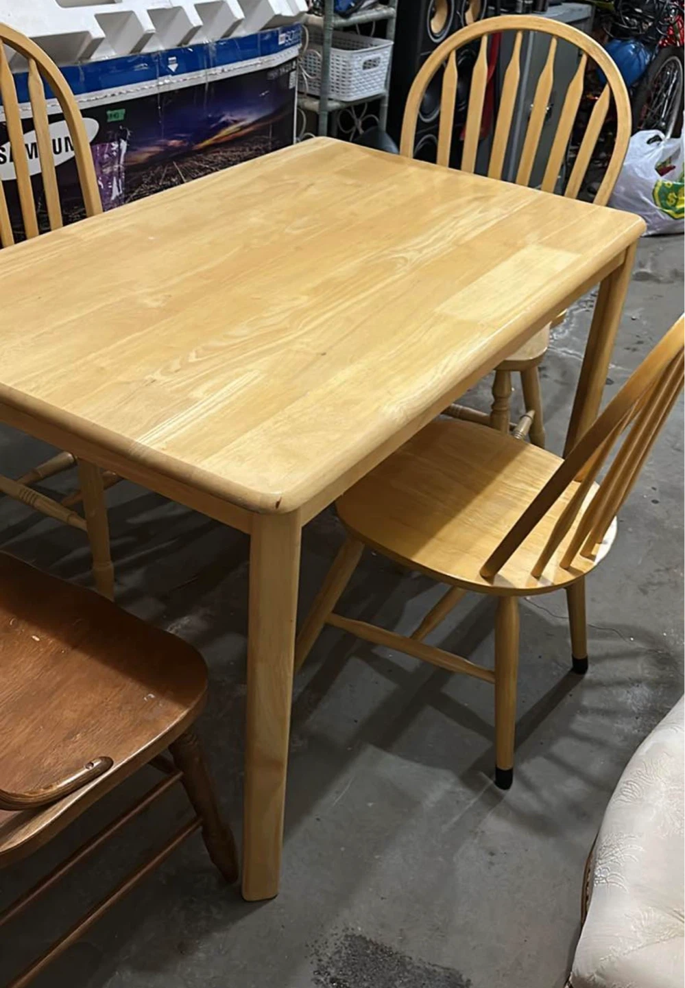 Light Wood Dining Table
