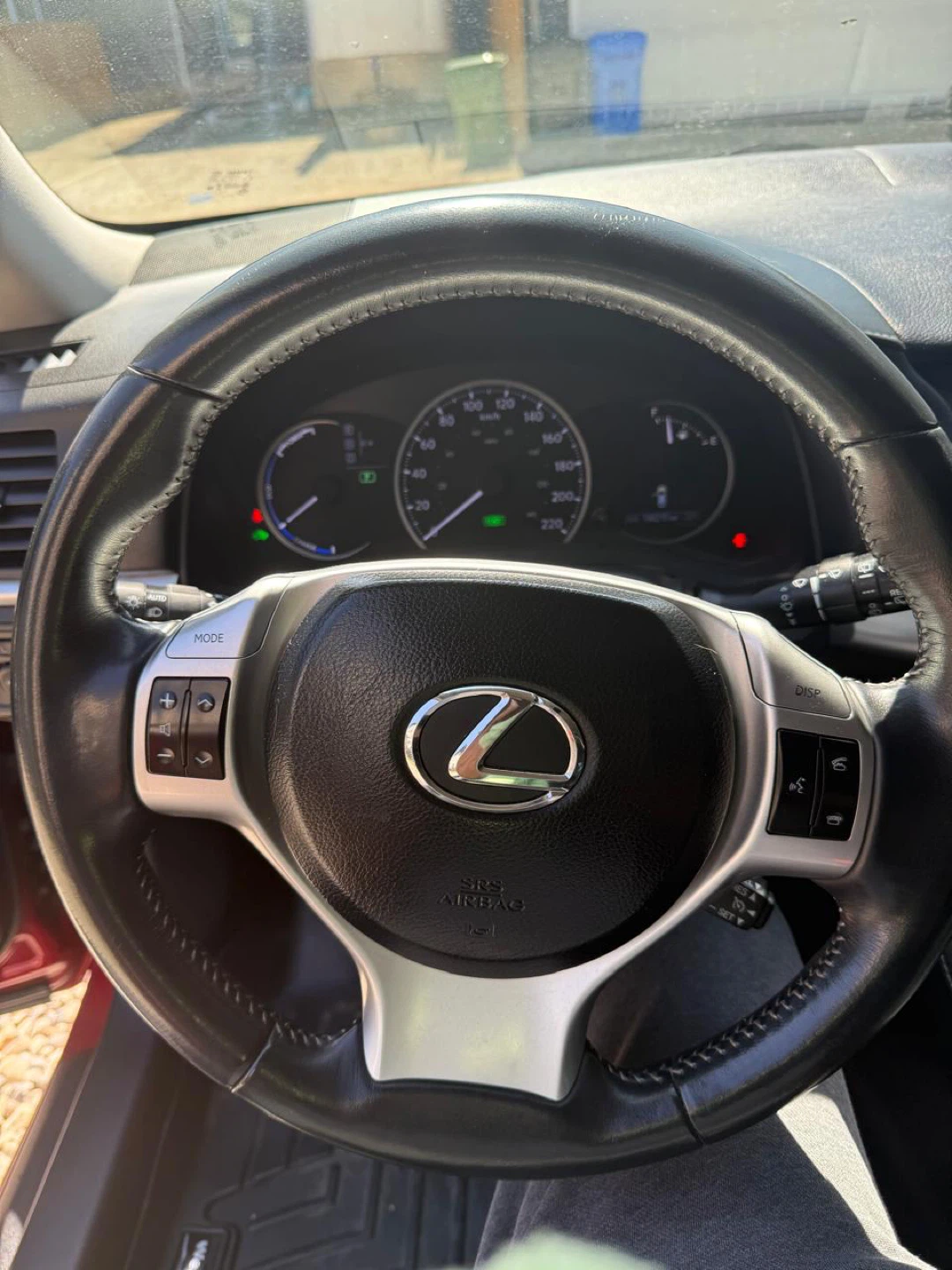 Lexus CT200h Red Hatchback - photo 4