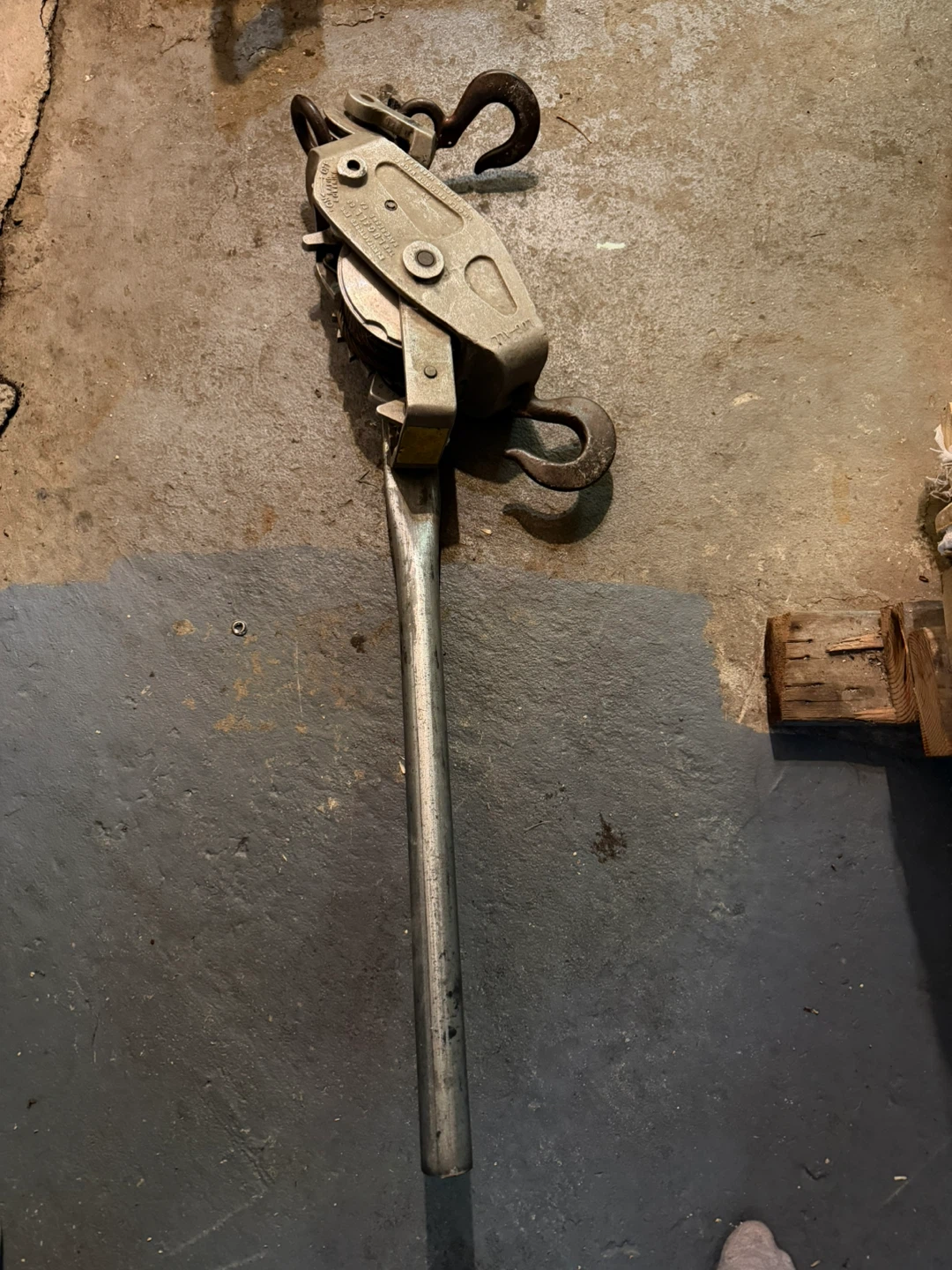 Lug-All Wire Rope Hoist