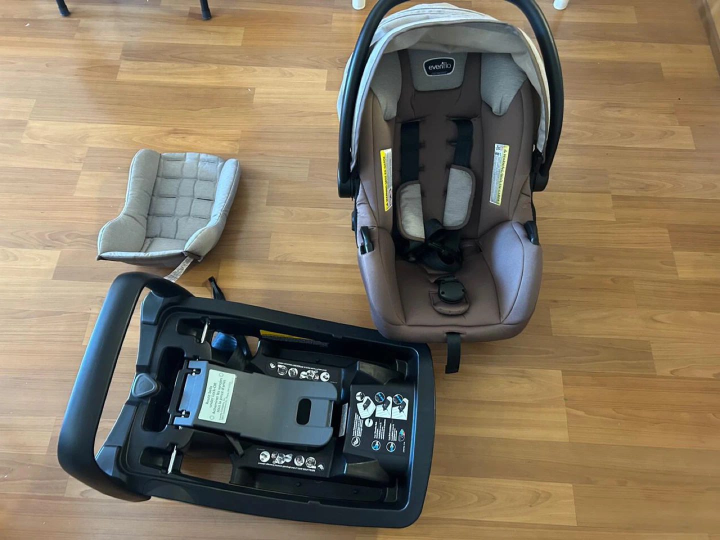 Evenflo Infant Car Seat with Base - Excellent Condition