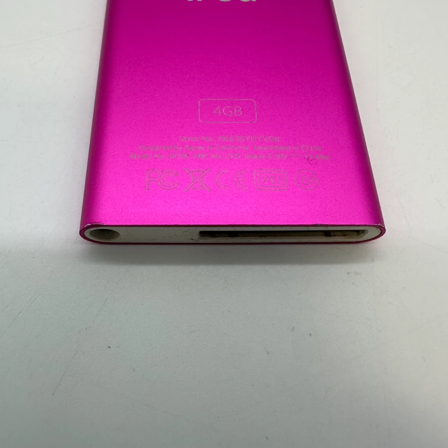 Pink Apple iPod Nano 4th Gen 4GB needs battery replacement - photo 3