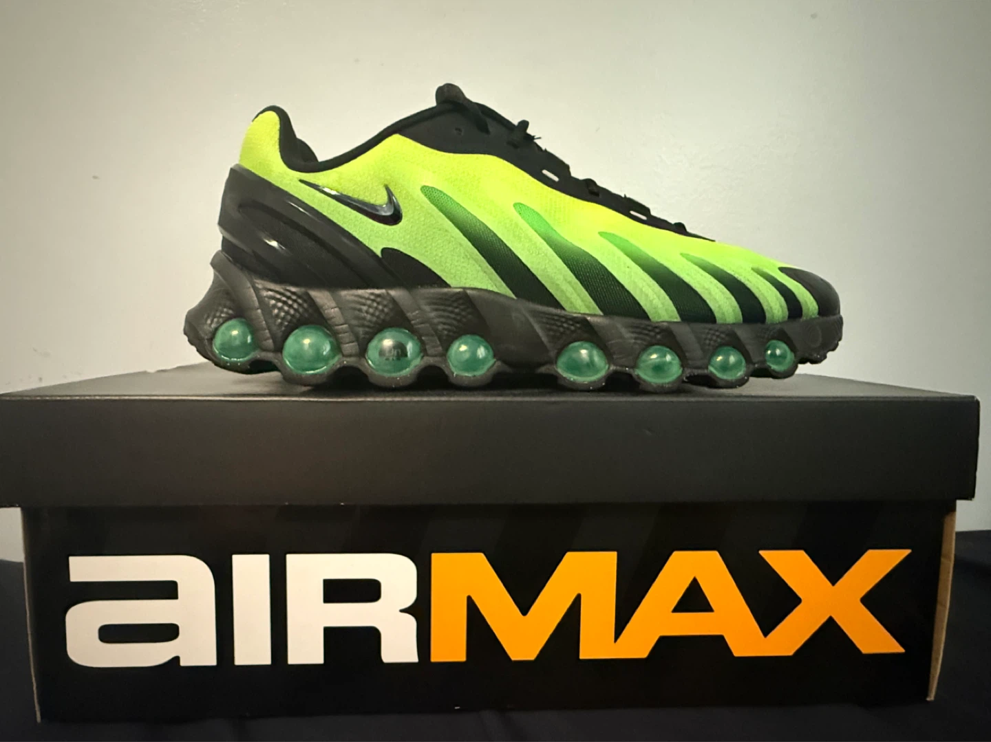 NIKE AIR MAX DN8 (VOLT & BLACK) **Sz 12** $80 FIRM