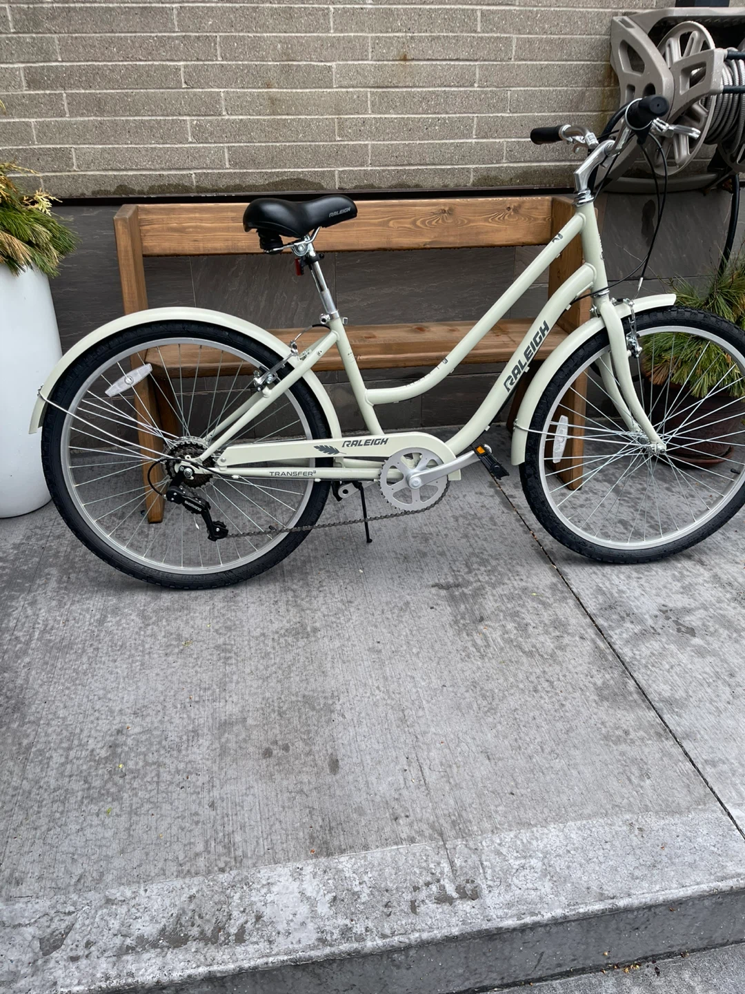 7 Speed Raleigh Cruiser $250 can deliver in London