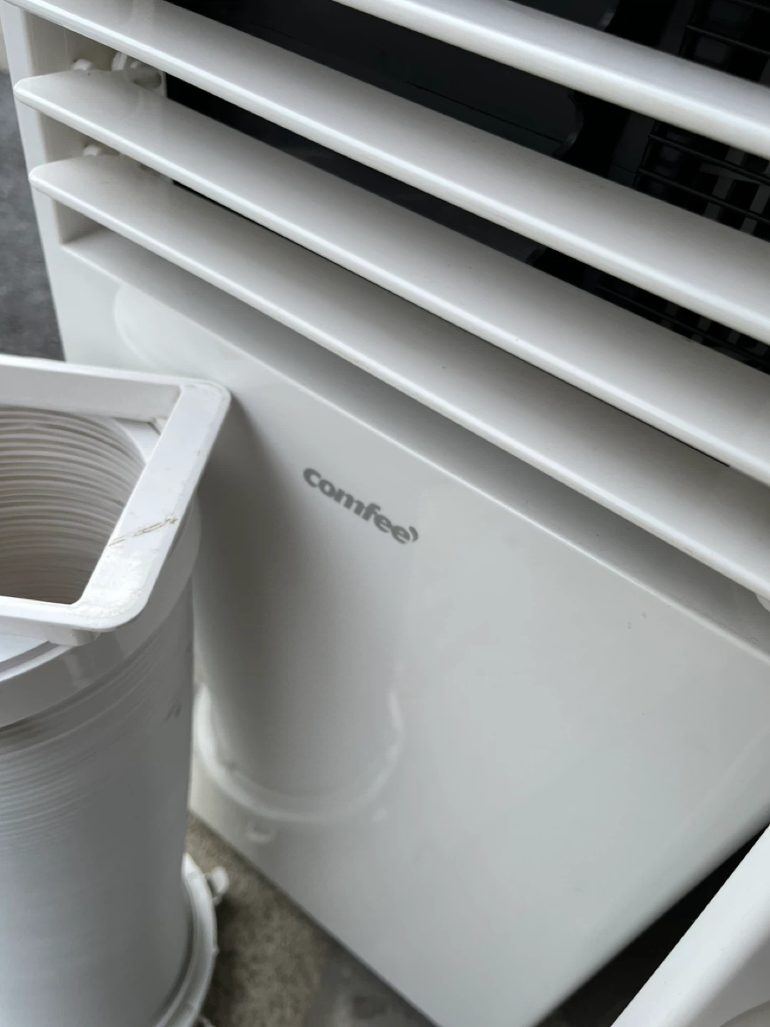 Comfee Portable Air Conditioner 6000btu - photo 3