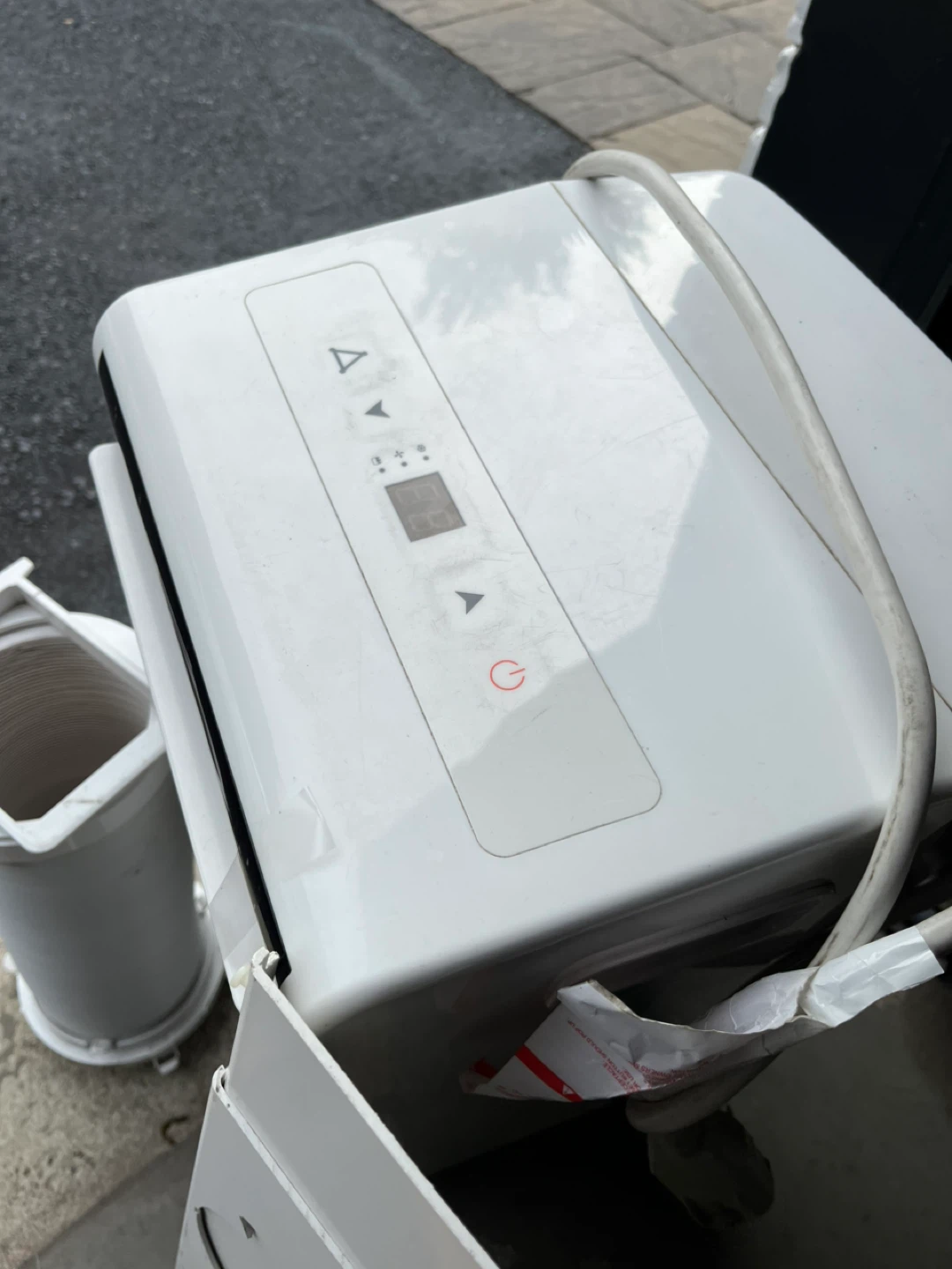 Comfee Portable Air Conditioner 6000btu - photo 2