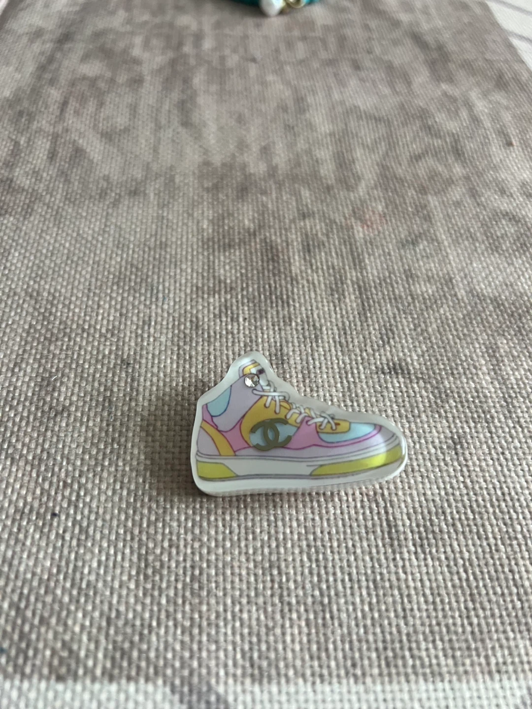 Chanel Sneaker Brooch - photo 2