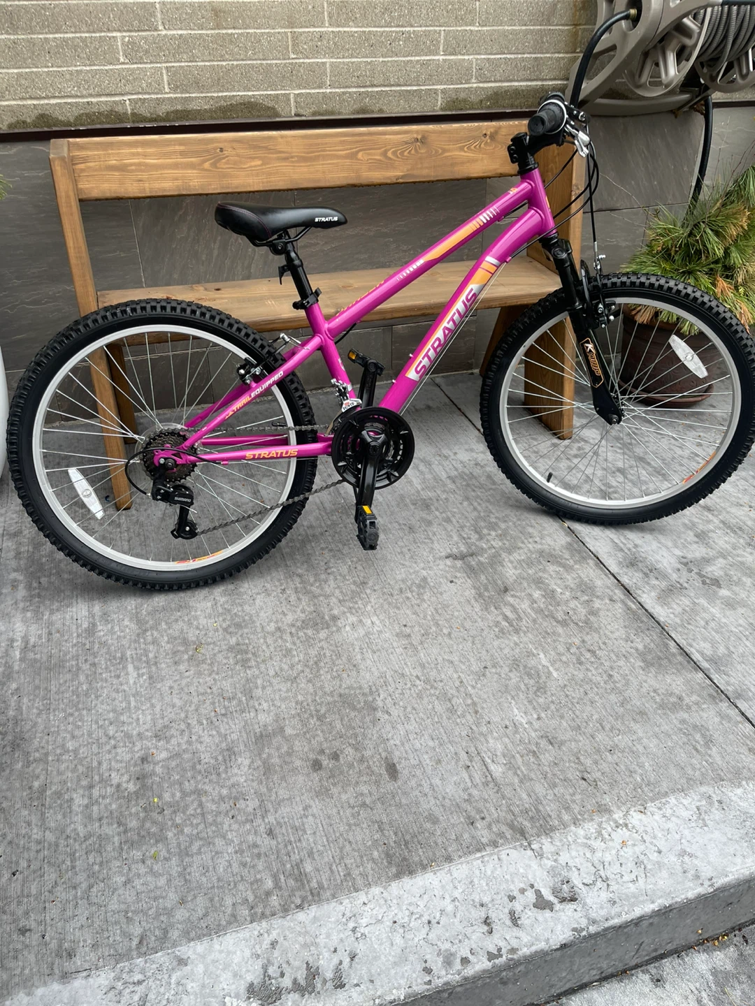 21 Speed Pink Stratus young adult bike $150 - photo 2