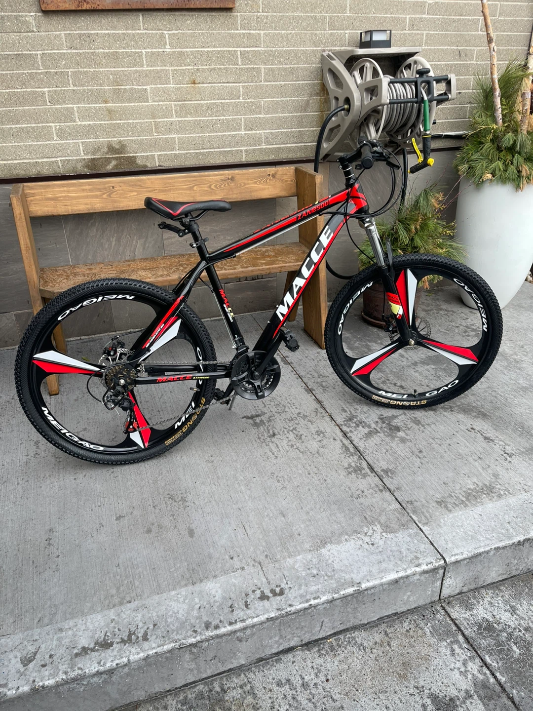 24 Speed MACCE ZAN500 Mountain Bike