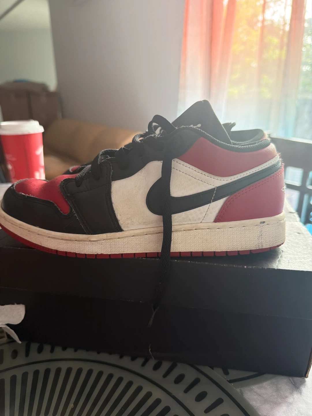 Air Jordan 1 Low (GS) - Black/Red/White - Size 6Y - photo 4