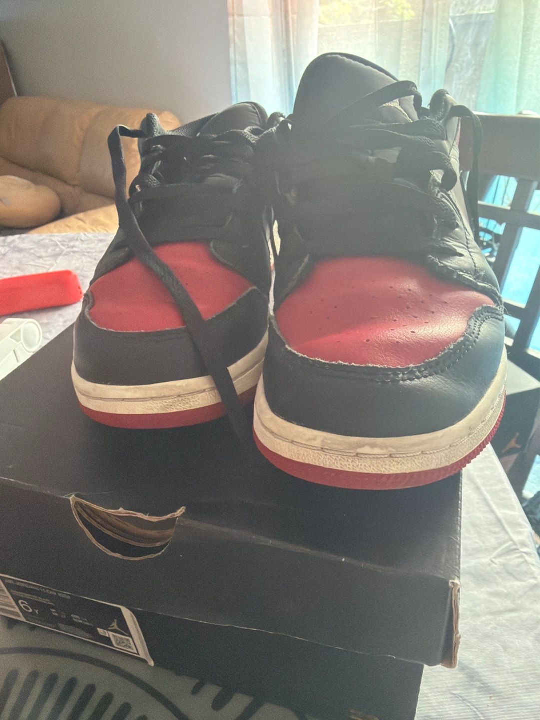 Air Jordan 1 Low (GS) - Black/Red/White - Size 6Y - photo 5