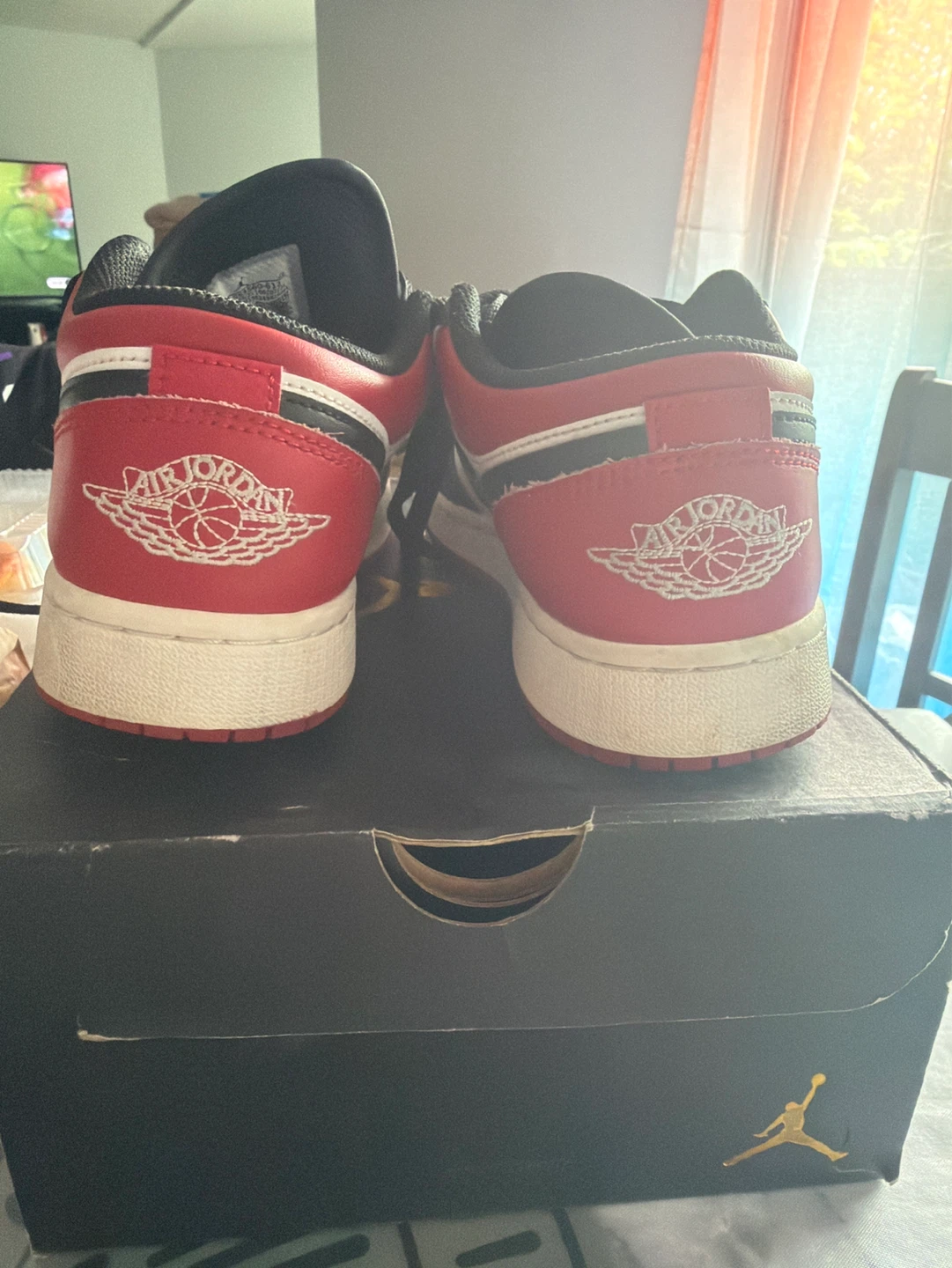Air Jordan 1 Low (GS) - Black/Red/White - Size 6Y - photo 3