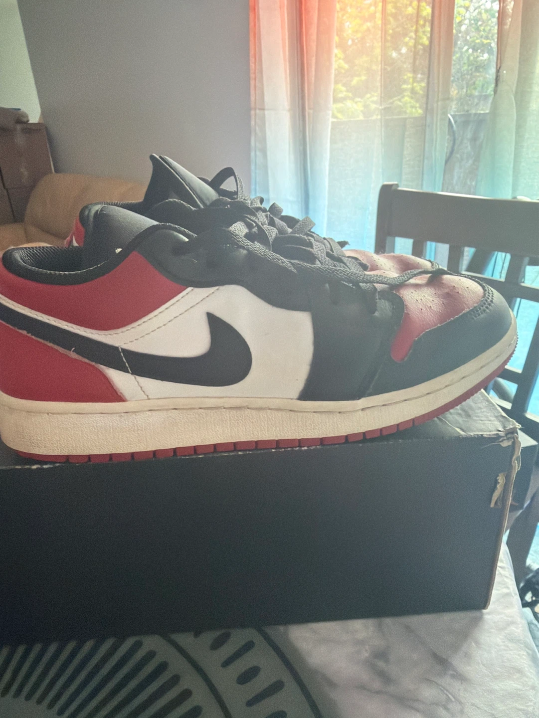 Air Jordan 1 Low (GS) - Black/Red/White - Size 6Y - photo 2