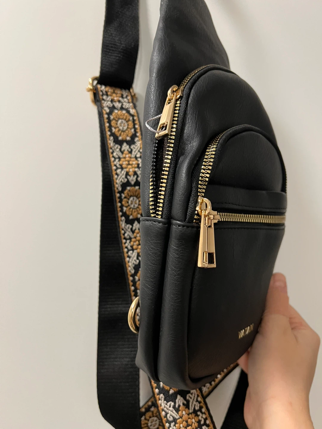 Black faux leather sling bag - photo 3