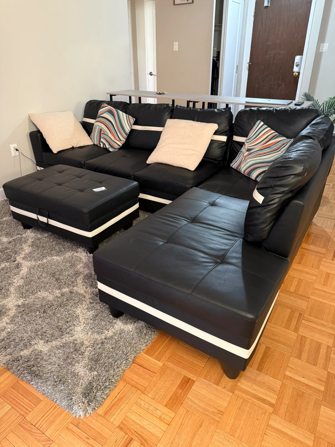 Black Sectional Sofa with Ottoman - photo 4