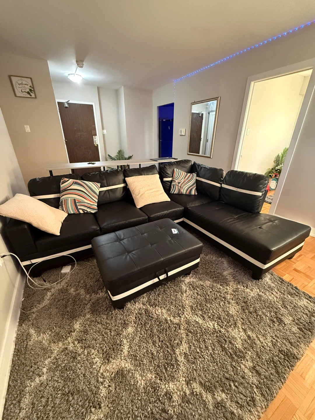 Black Sectional Sofa with Ottoman - photo 3