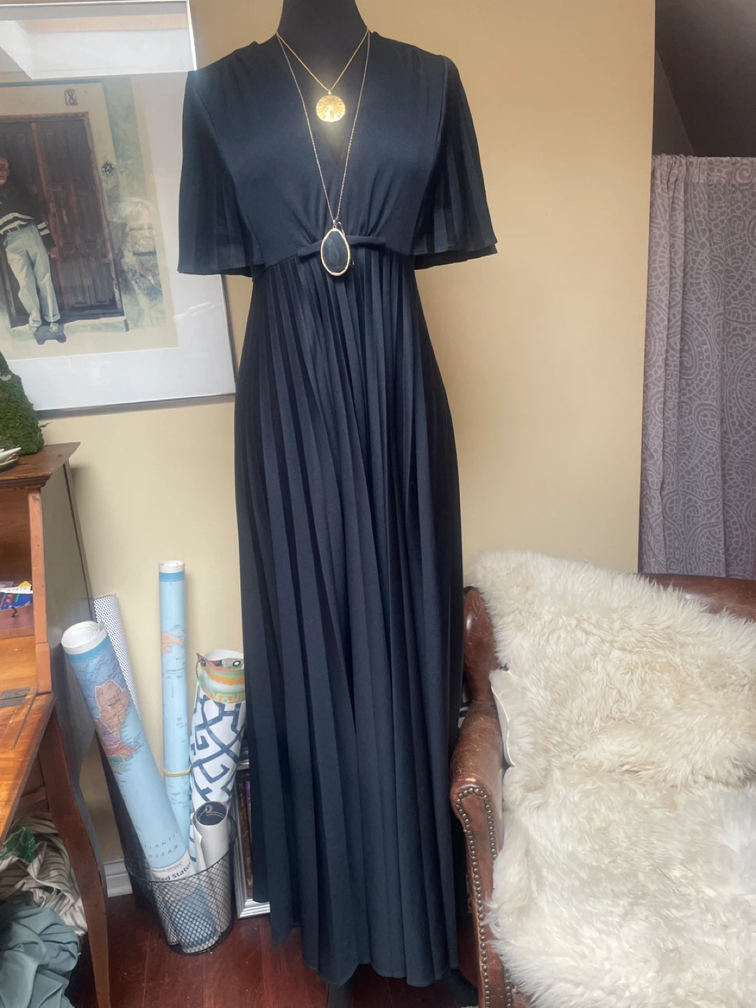 Black Pleated Maxi Dress with Capelet Sleeves - photo 2