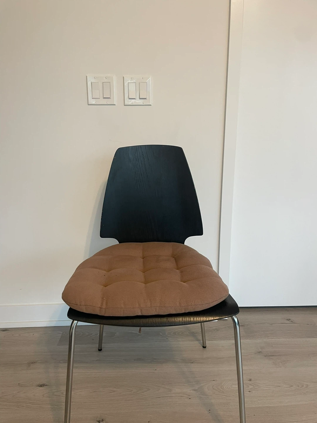 Dark Wood Dining Table with 4 Chairs - photo 2