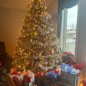 Pre-lit Artificial Christmas Tree