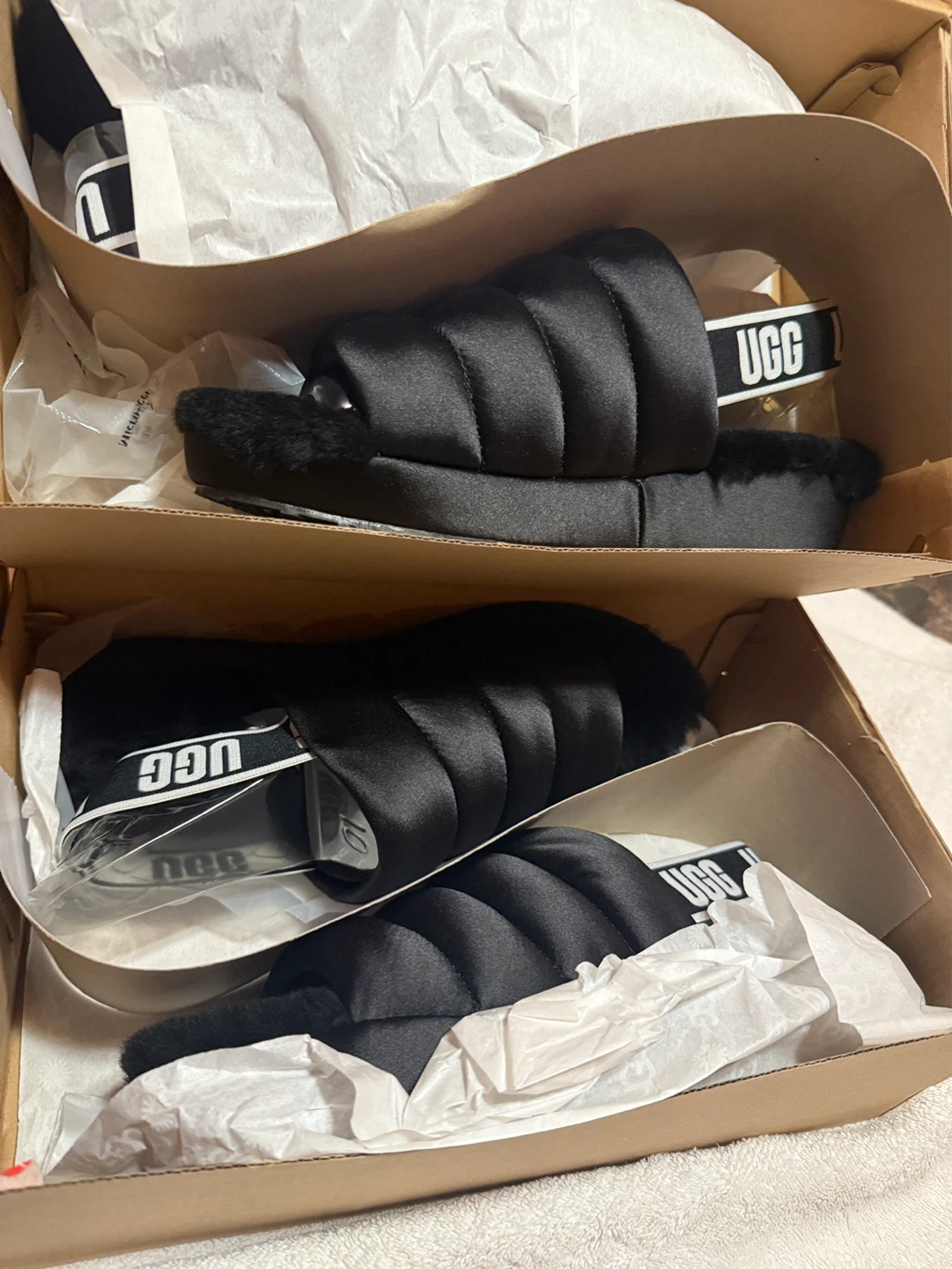 UGG W Fluff Yeah Slide Sandals Black Size 9 & 10