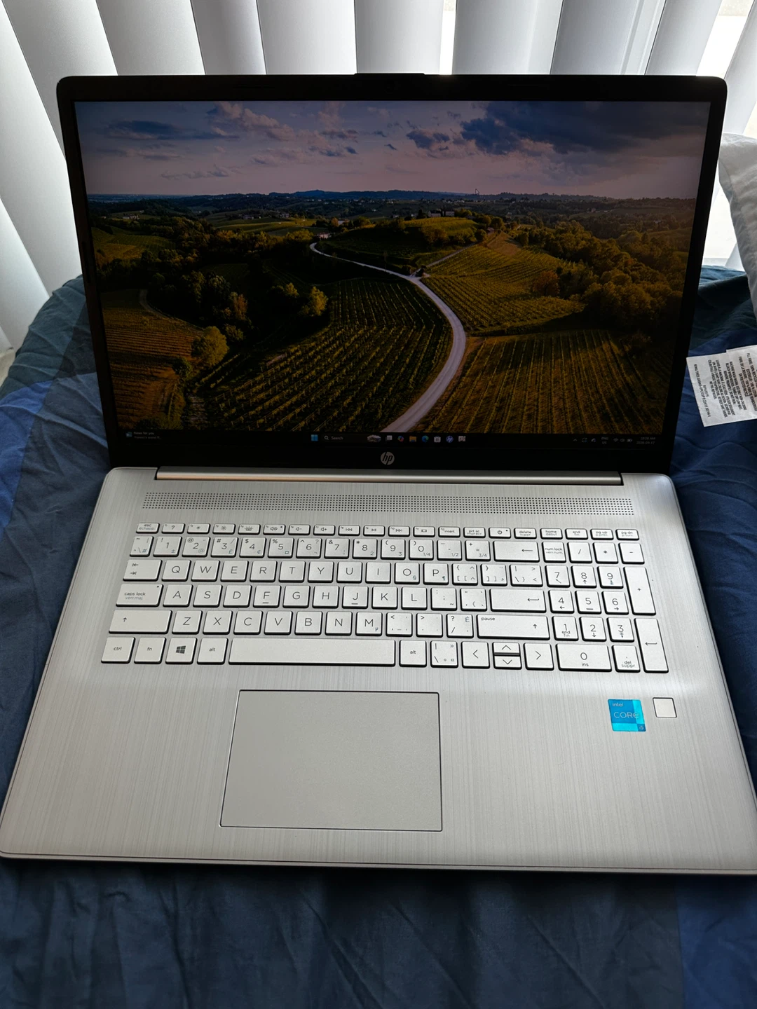 Selling my HP 17-inch laptop - photo 2