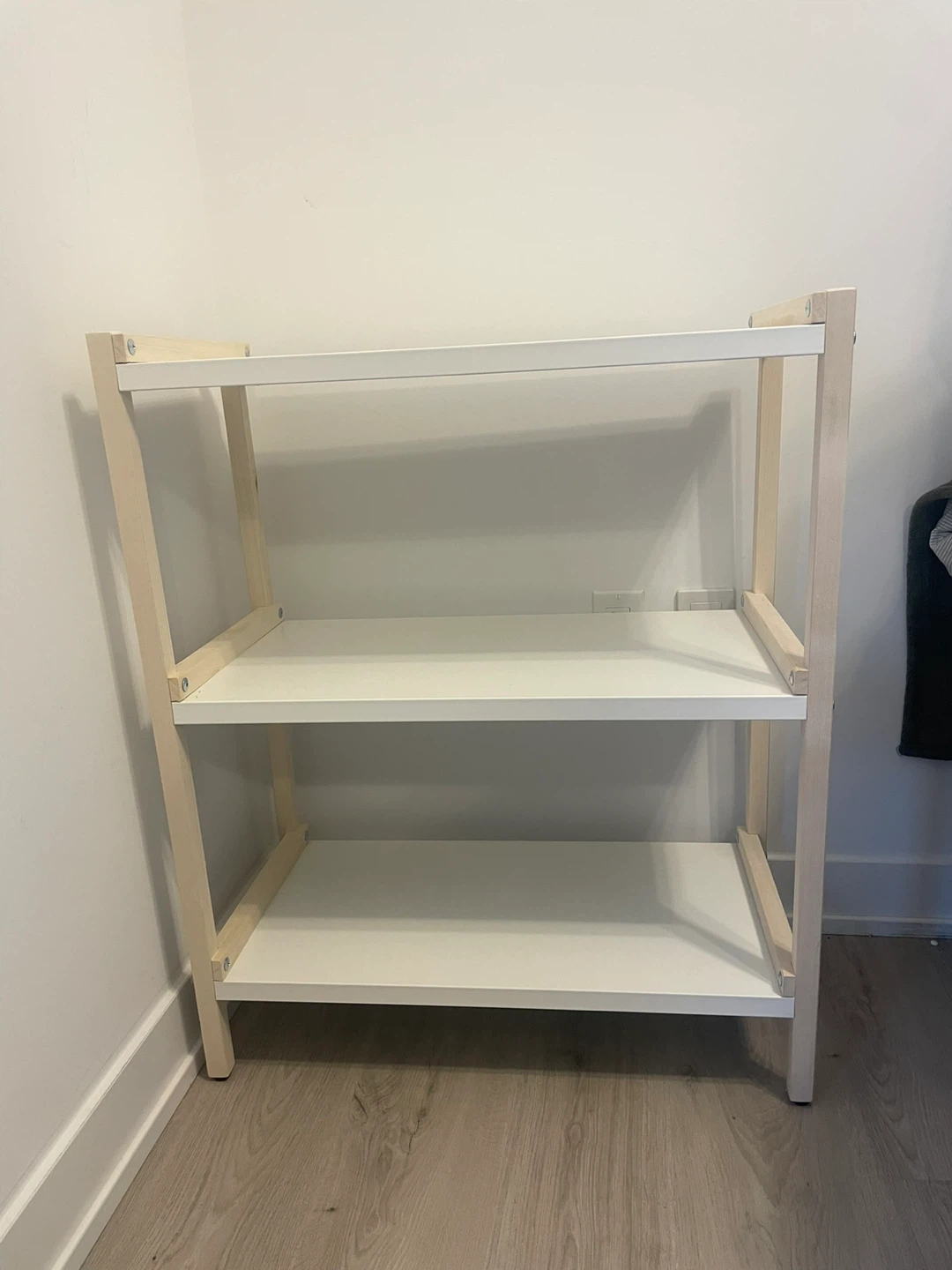 Ekenabben White open shelf unit