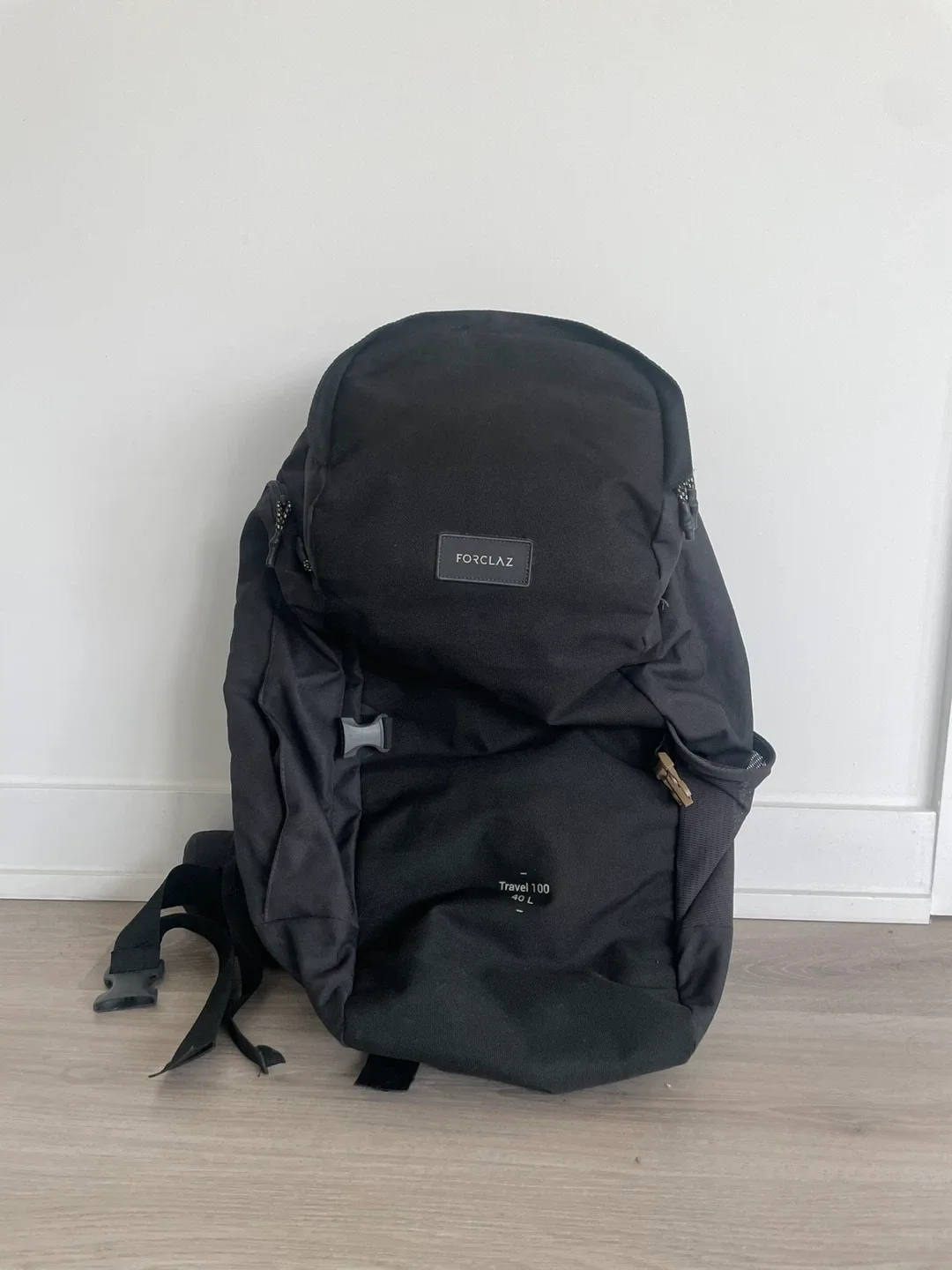 Forclaz Travel 100 Backpack - Black 40l